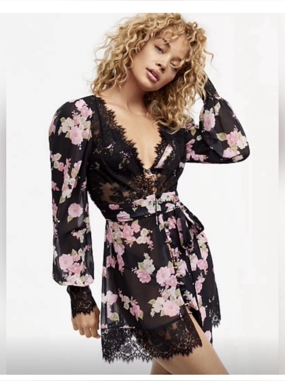 For Love & Lemons Melrose Robe black floral lace trim Size XXS 25258